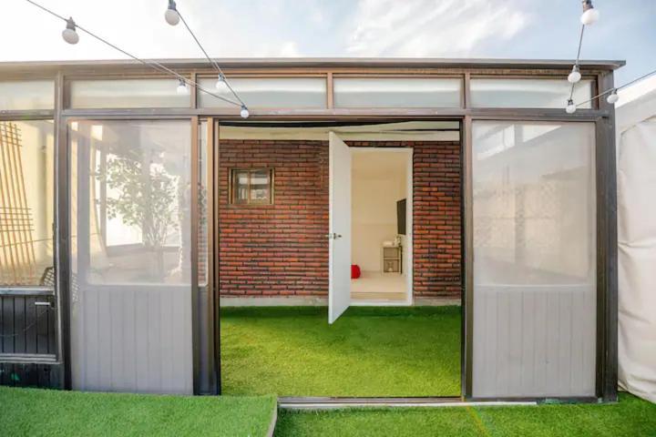 Yongsan Cozy Castle With Rooftop Garden For Families วิลล่า *