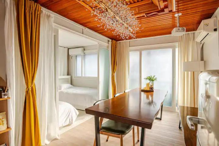 Yongsan Cozy Castle With Rooftop Garden For Families วิลล่า