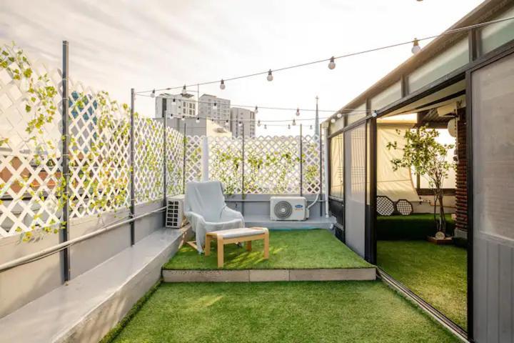 Yongsan Cozy Castle With Rooftop Garden For Families
